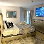 Mid-City Charm 2Br Near Las Hotspots!