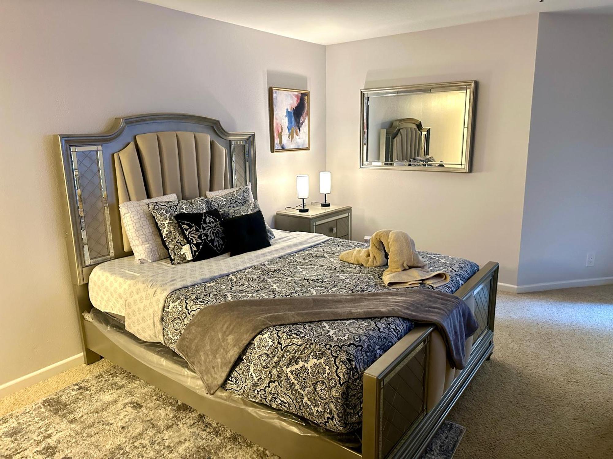 Mid-city Charm 2br Near Hotspots! *