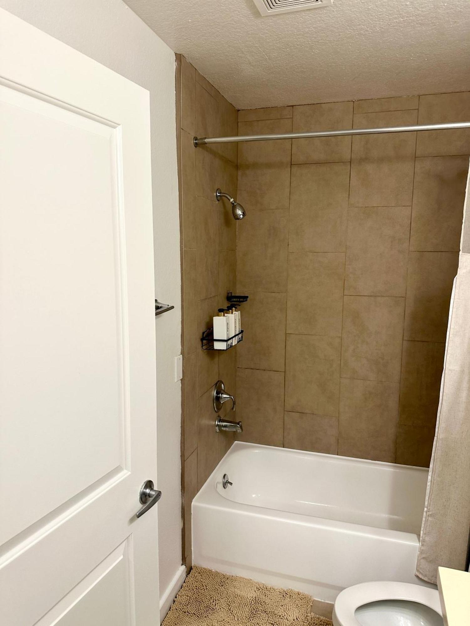 Mid-city Charm 2br Near Hotspots!