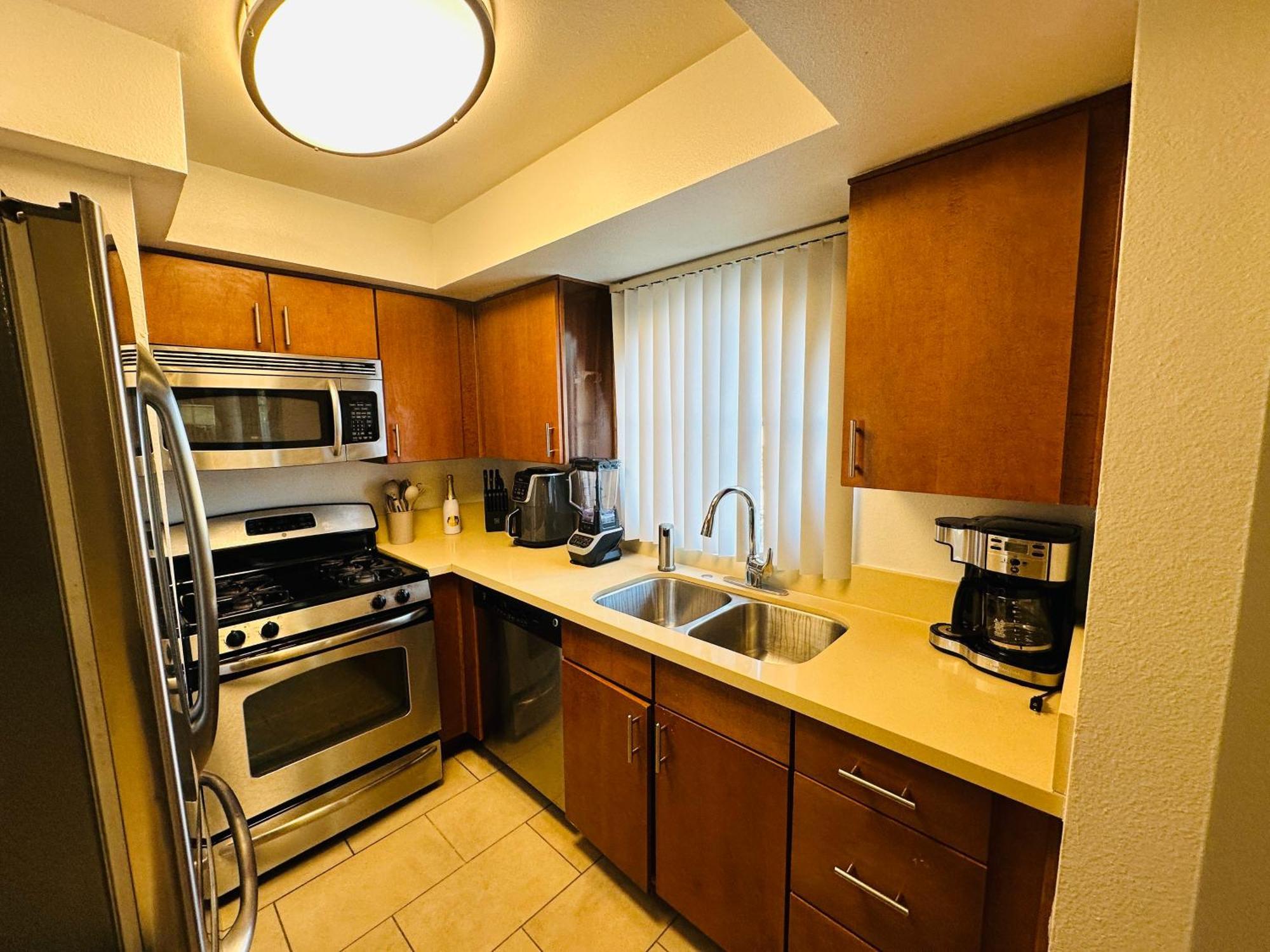 Apartment Mid-city Charm 2br Near Hotspots! Los Angeles