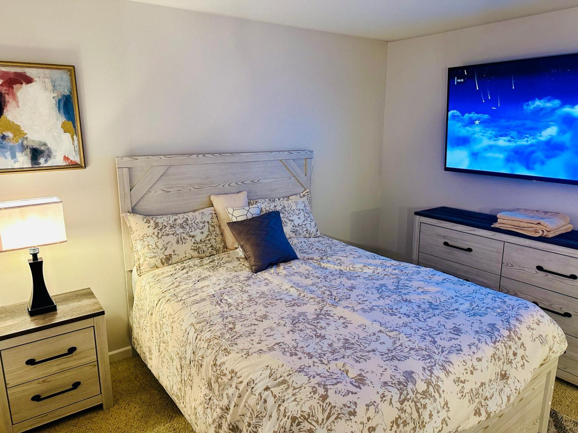 Apartment Mid-city Charm 2br Near Hotspots! *